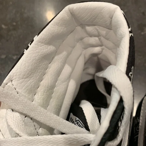 Men’s Vans Sk8 Hi Peace Paisley - Picture 13 of 13